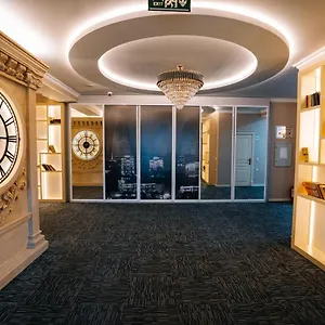 The Clocktower Отель